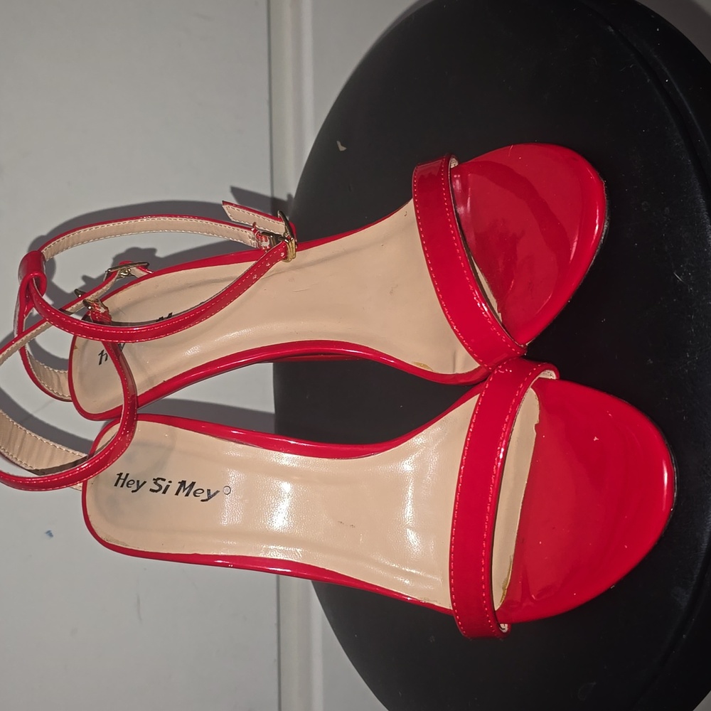 Red Pumps